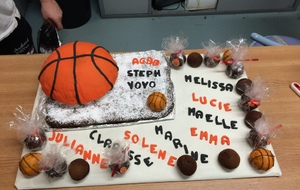 Gâteau d'anniversaire EMMA... du boulot et de l'imagination bravo !!!