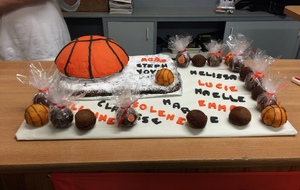 Gâteau d'anniversaire EMMA... du boulot et de l'imagination bravo !!!